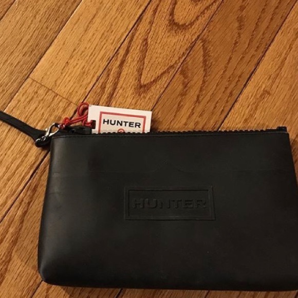 Hunter Handbags - Hunter Wristlet